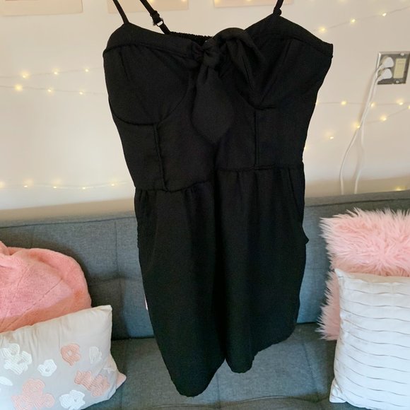 Super Cute Black Romper with Pockets!!! - Picture 1 of 4